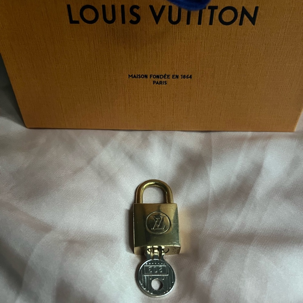 Louis Vuitton Lock and Key 229